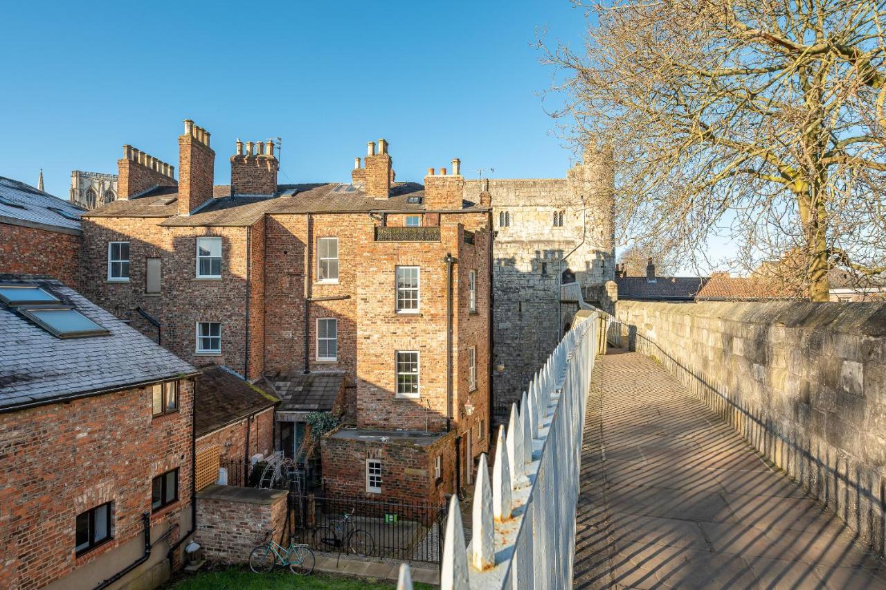 Roman Walls View York Bagian luar foto